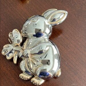 Vintage M.J. bunny rabbit brooch/pendant in silver and gold tone.